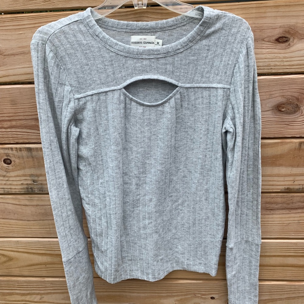 Common Threads Gray Sweater Size M